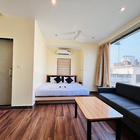 Golden Square - Kolkata Airport Hotel ภายนอก รูปภาพ