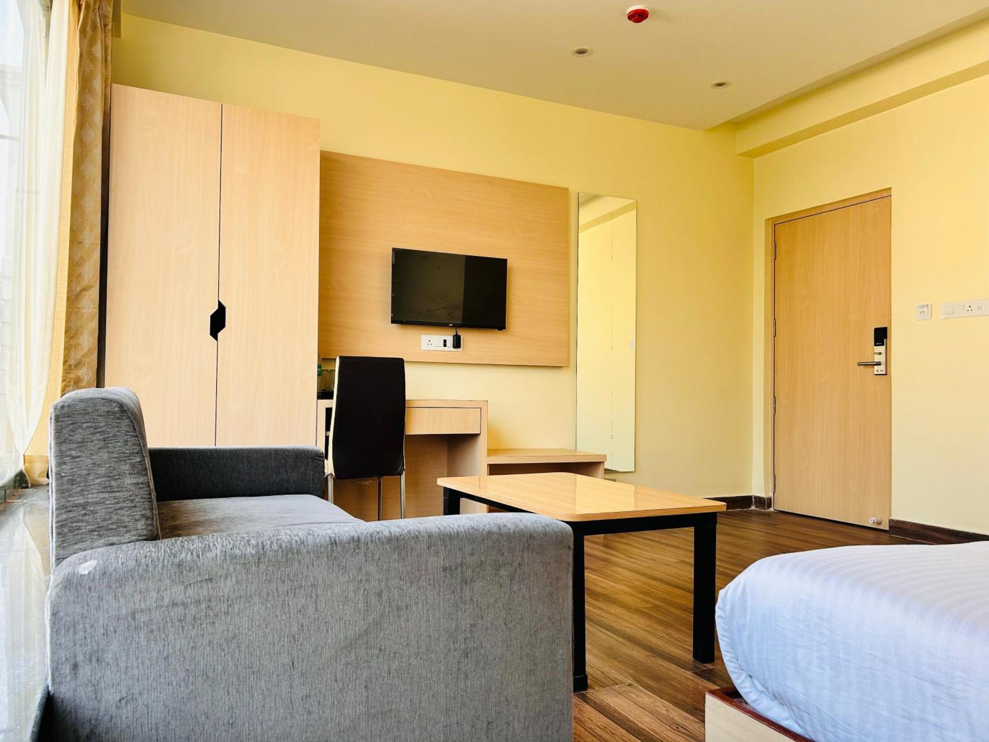 Golden Square - Kolkata Airport Hotel ภายนอก รูปภาพ